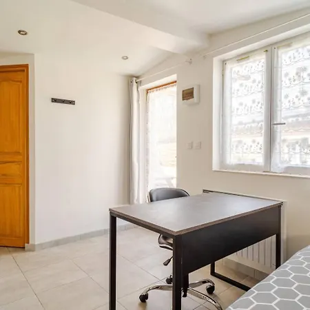 Meuble Parking Et Espace Velo A Apartment