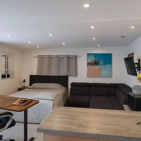 Studio Calme Etape Pro Flers - Parking Prive - Wifi Fibre